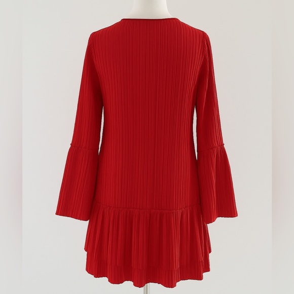 Free People Red Pleated Tiered Bell Sleeve Mini Dress M V-Neck Boho Romantic - Picture 5 of 9